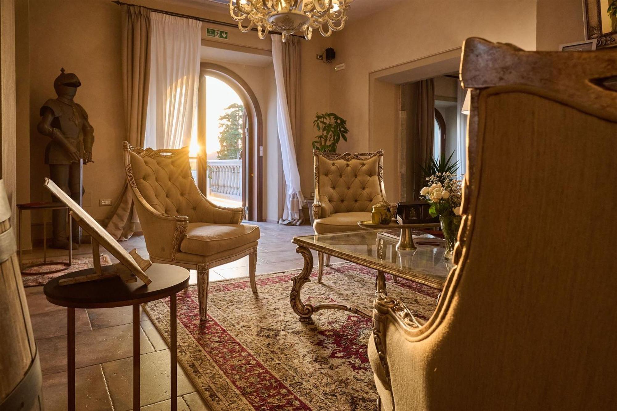Castello Bonaria Wine & Hotel 4*